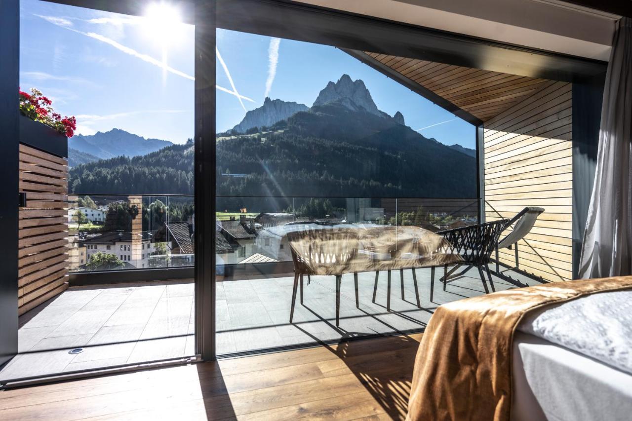 Hotel Ladinia Dolomites View Pozza di Fassa Kültér fotó