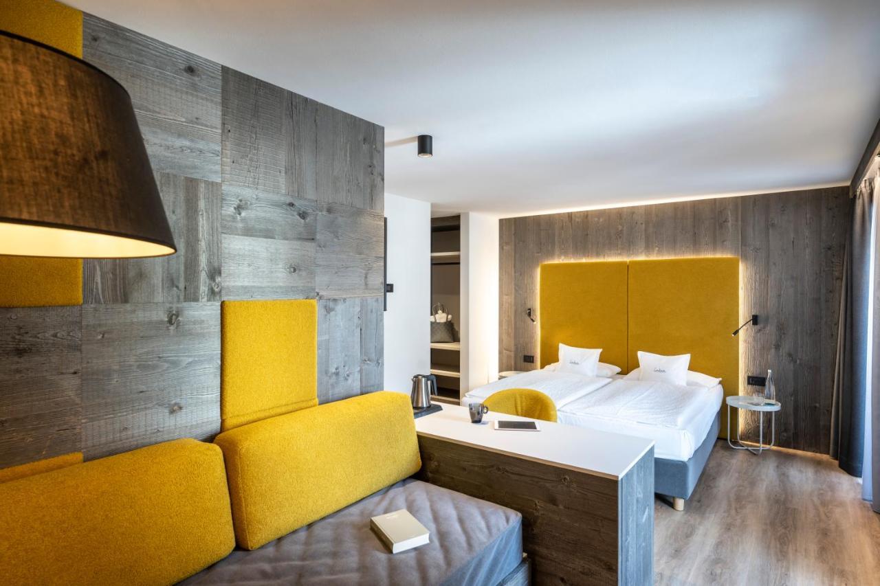 Hotel Ladinia Dolomites View Pozza di Fassa Kültér fotó