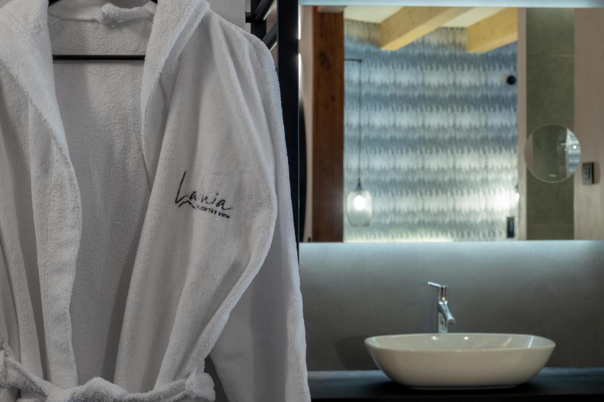 Hotel Ladinia Dolomites View Pozza di Fassa Kültér fotó